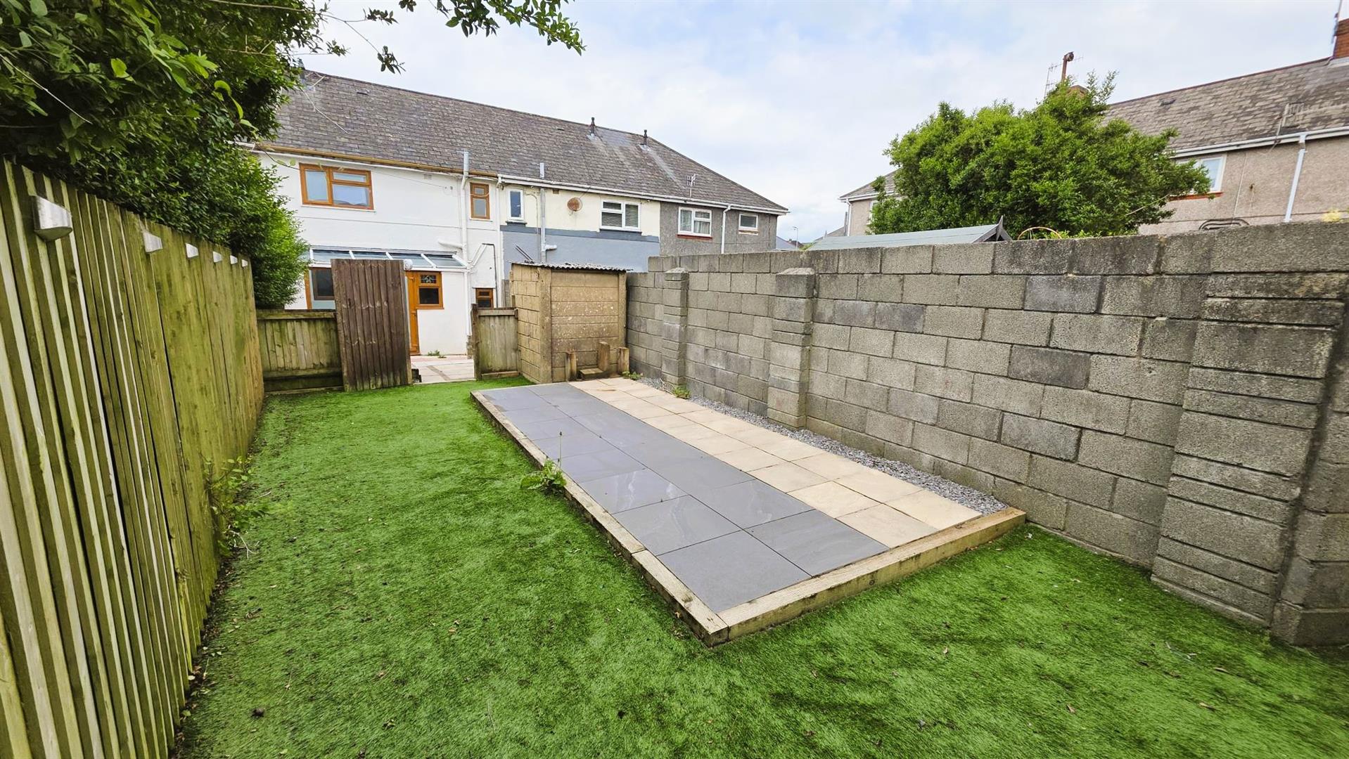 Bond Avenue, Llanelli, SA15 1RG